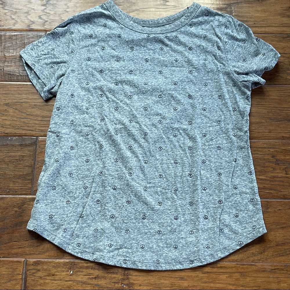 Old Navy 100% cotton gray short sleeve tee w/black peace signs size small